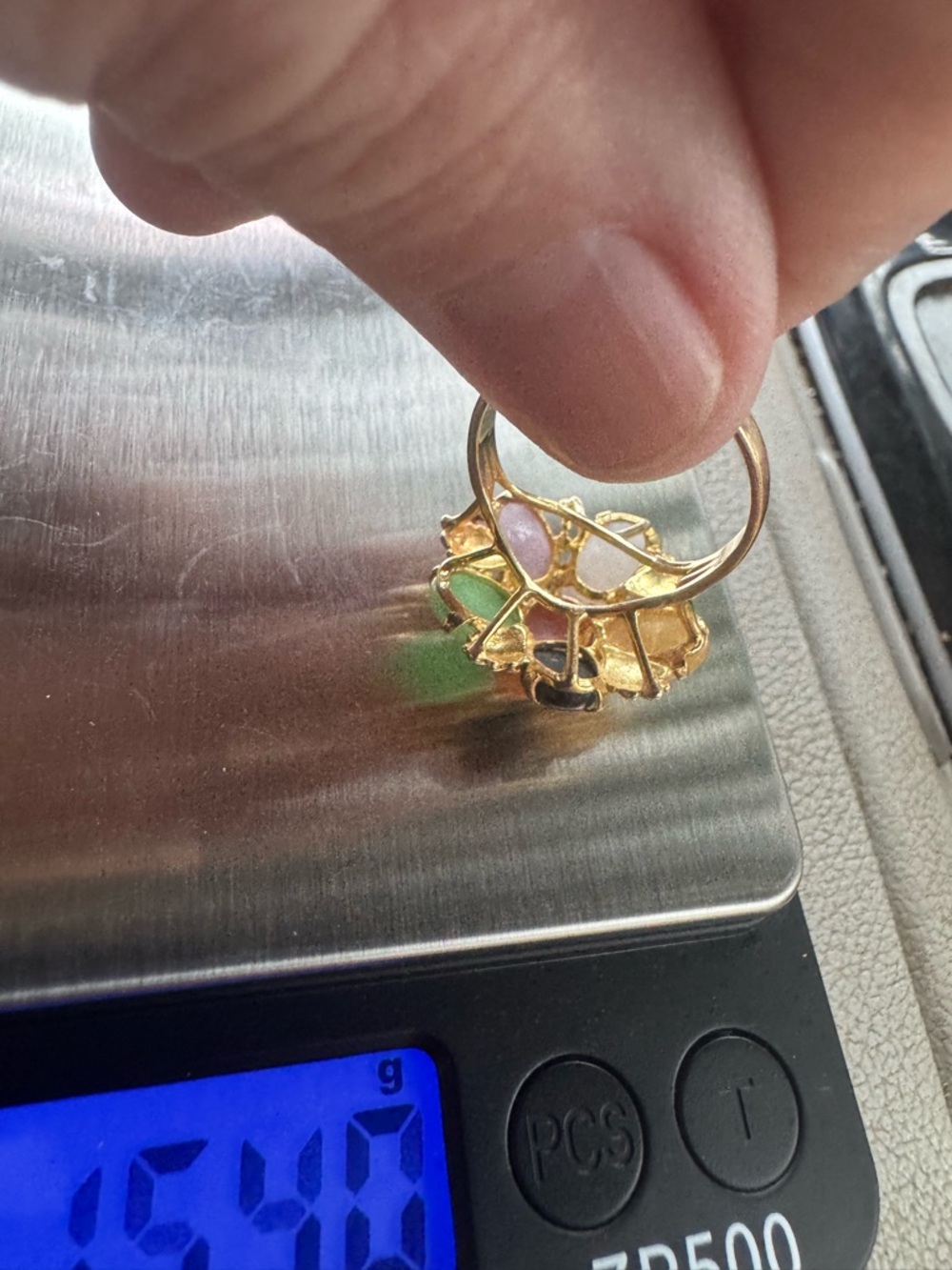 14K Gold Multiple Colors Of Jade 5.08 Grams - Picture 5 of 5